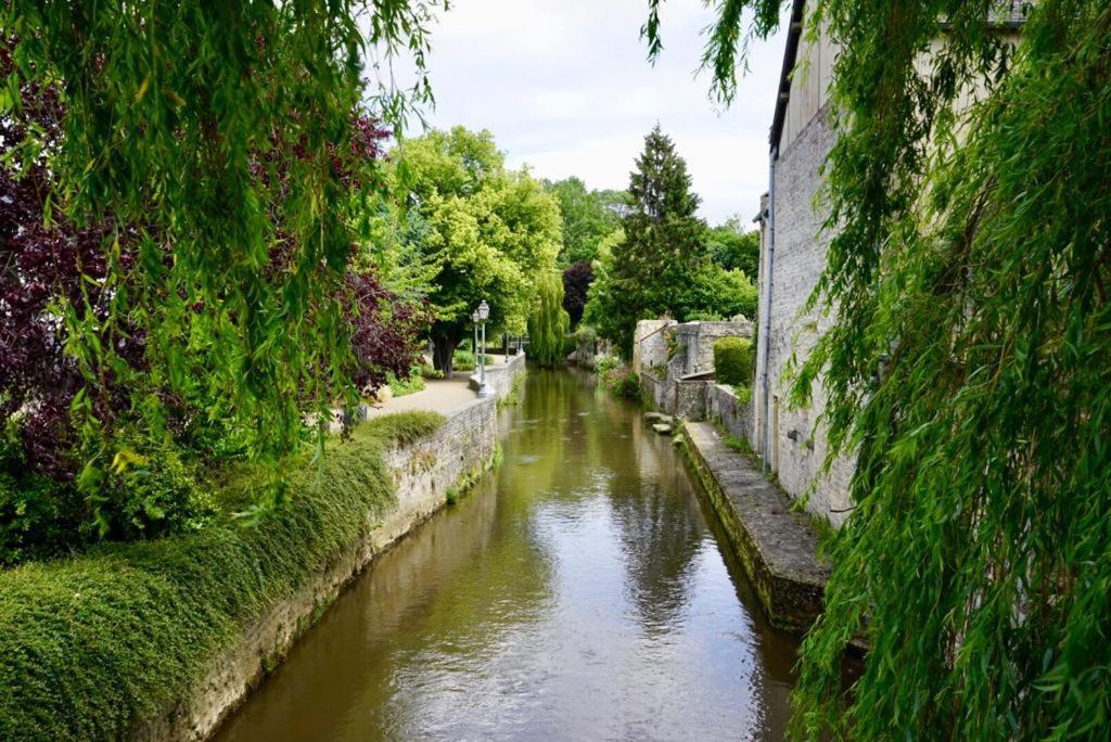 Le Bourg Bed & Breakfast Asnieres-en-Bessin Dış mekan fotoğraf