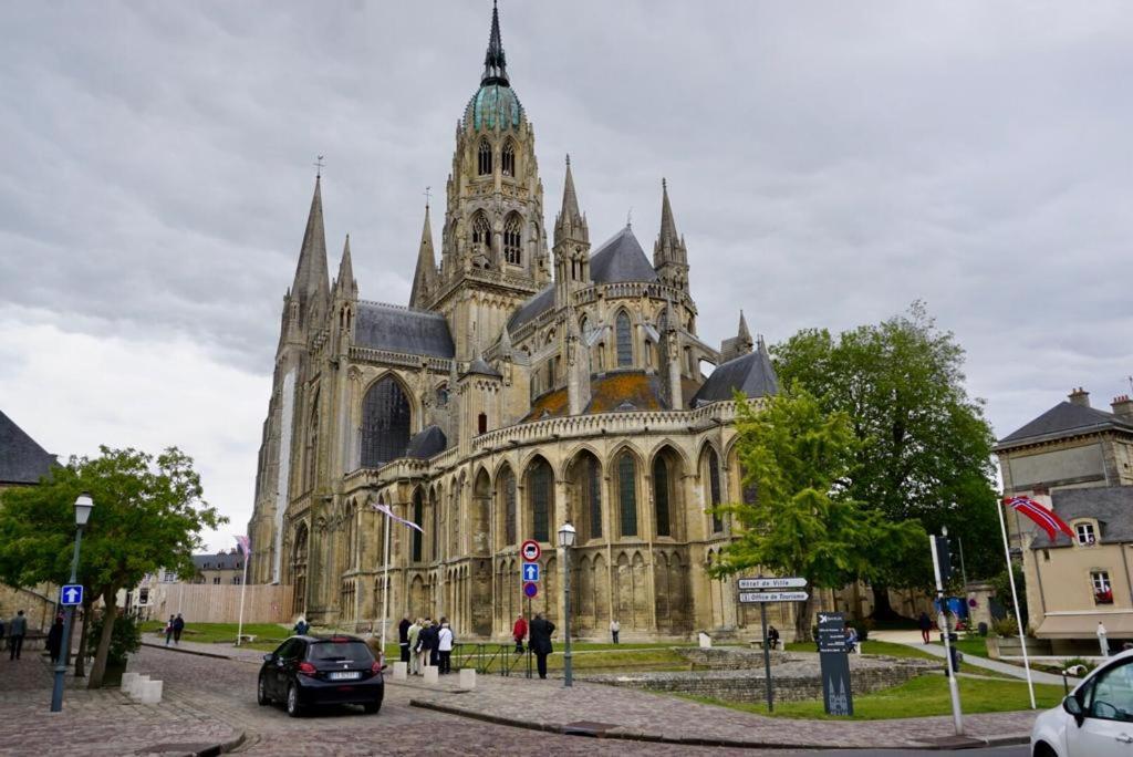 Le Bourg Bed & Breakfast Asnieres-en-Bessin Dış mekan fotoğraf