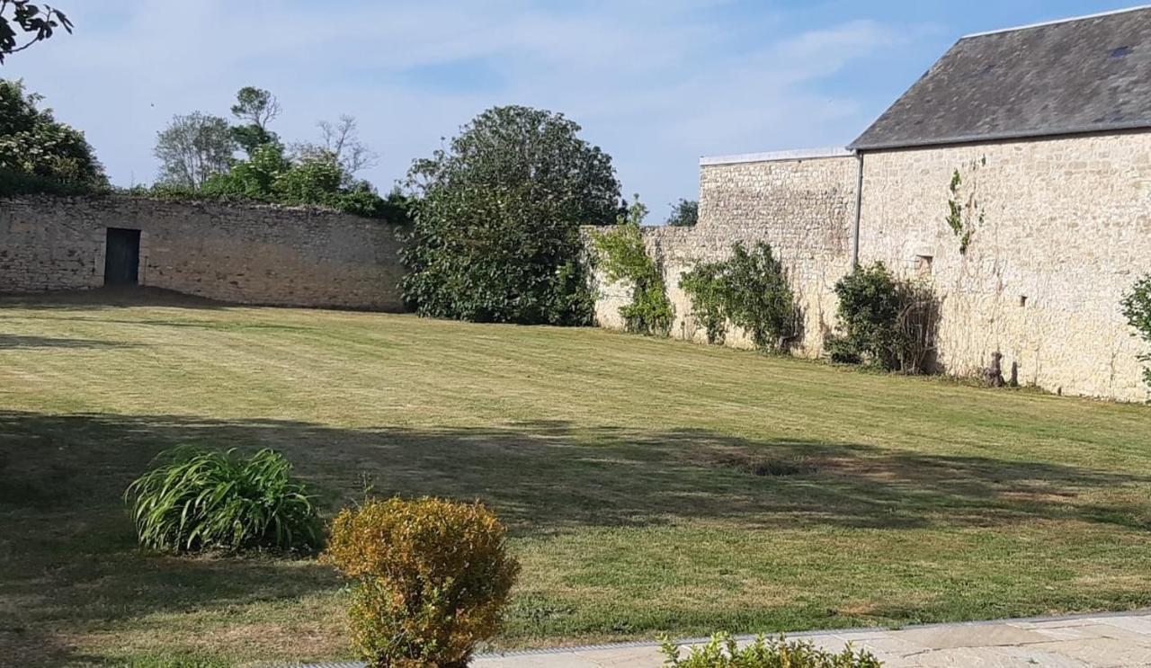 Le Bourg Bed & Breakfast Asnieres-en-Bessin Dış mekan fotoğraf