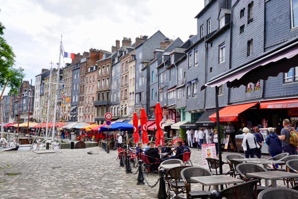 Le Bourg Bed & Breakfast Asnieres-en-Bessin Dış mekan fotoğraf