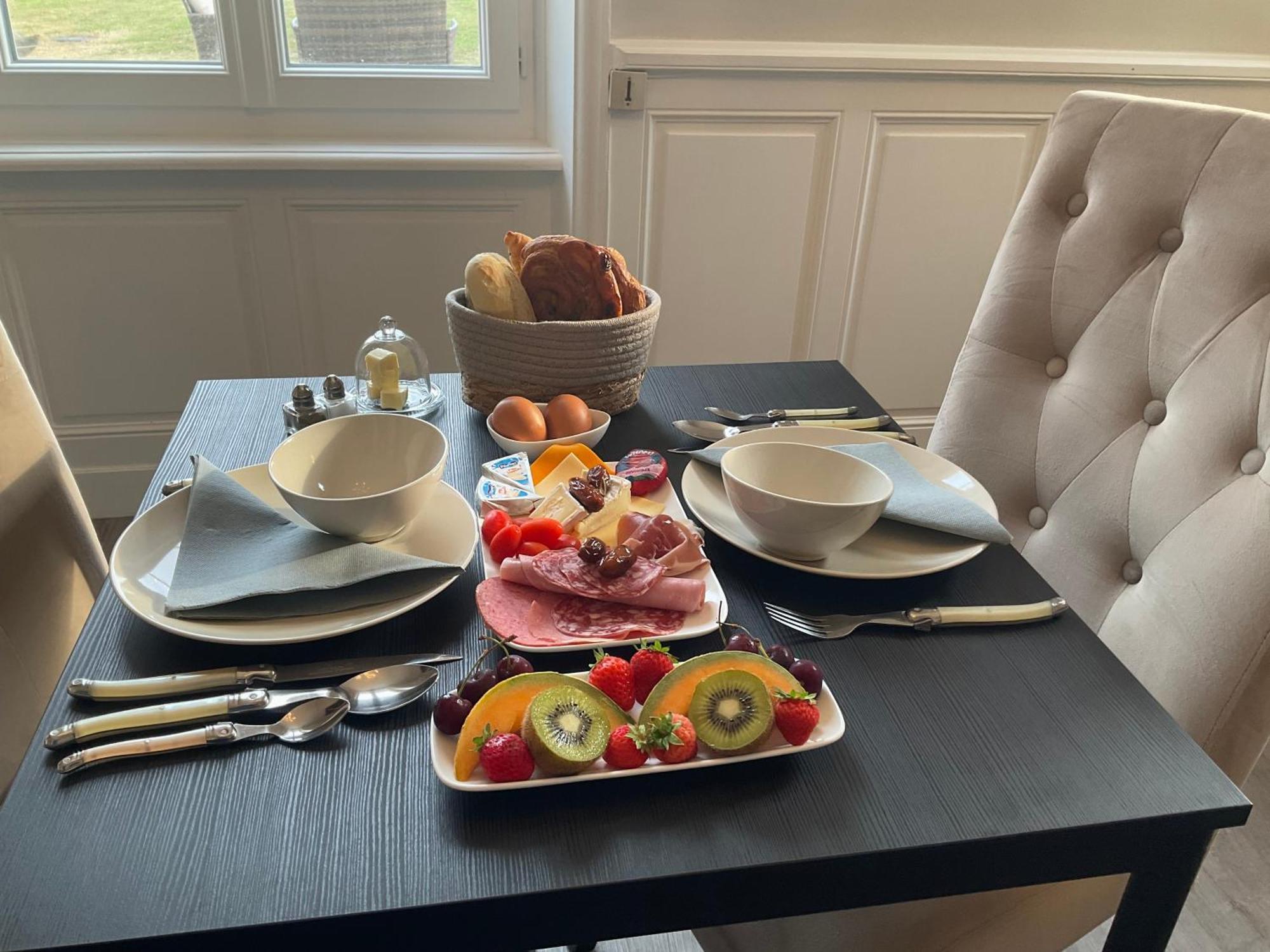 Le Bourg Bed & Breakfast Asnieres-en-Bessin Dış mekan fotoğraf